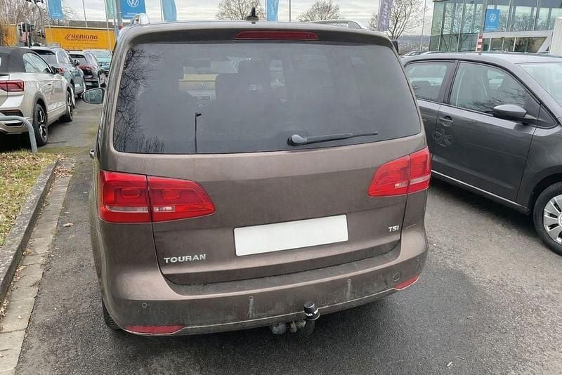 Gebraucht VW Touran 105 PS (77 kW) 2012 Braun Van / Kleinbus