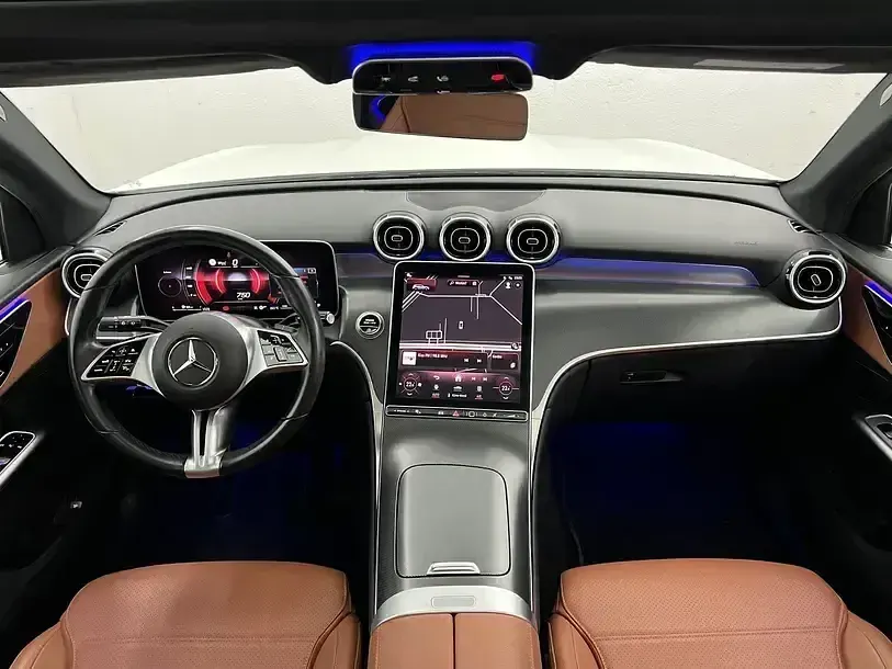 Gebraucht Mercedes GLC220 Avantgarde 197 PS (144 kW) 2023 Polarweiss SUV