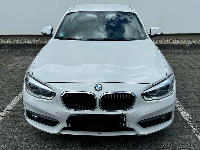 Weiß Gebraucht 2019 BMW 120 Advantage Kleinwagen | 16.000 € (Superpreis) - Bild 1/4