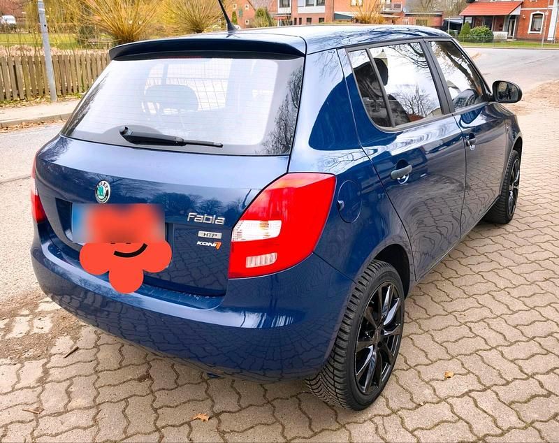 Gebraucht Skoda Fabia 60 PS (44 kW) 2011 Blau Kleinwagen