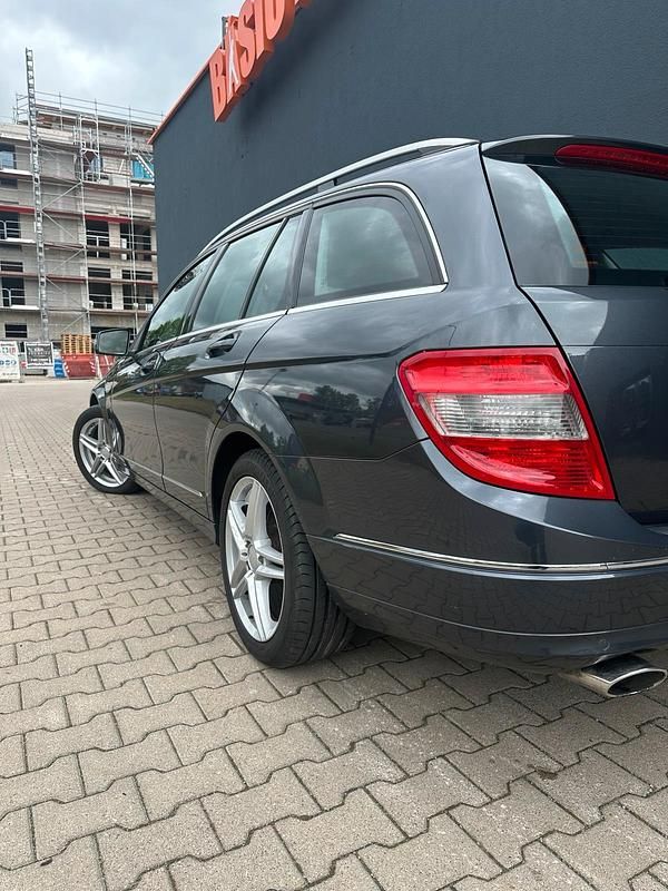Gebraucht Mercedes C220 170 PS (125 kW) 2010 Grau Kombi