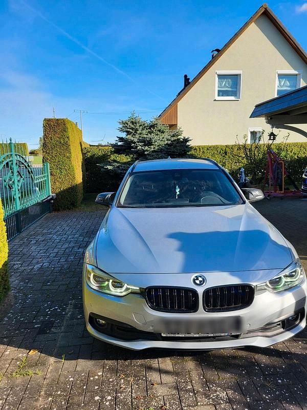 Silber Gebraucht 2016 BMW 318 Kombi | 12.490 € (Fairer Preis) - Bild 1/4