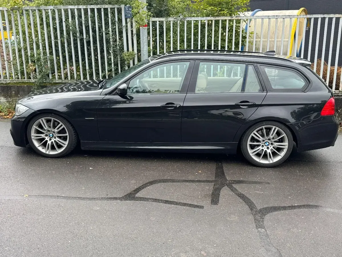 Gebraucht BMW 325 Performance 204 PS (150 kW) 2011 Schwarz Kombi