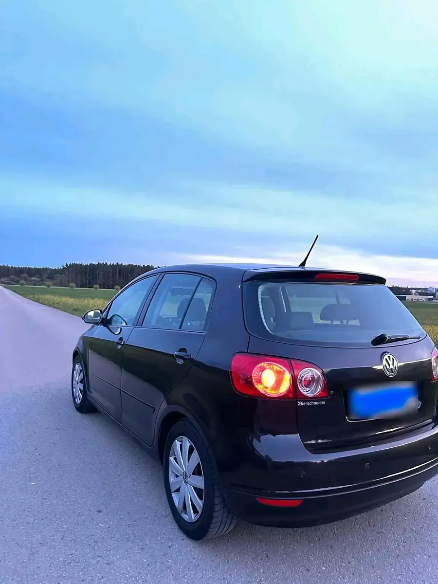Second-hand VW Golf V 140 CP (102 kW) 2007 Negru Break