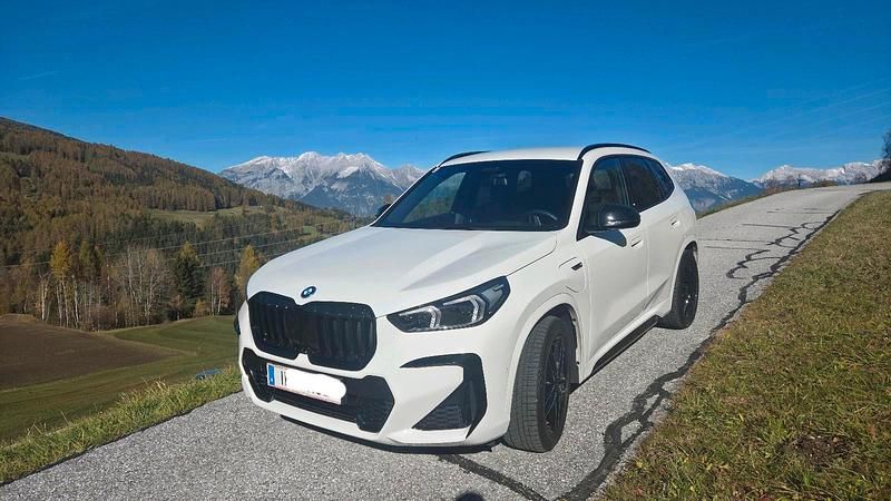 Weiß Gebraucht 2023 BMW X1 M Sport SUV | 46.900 € (Teuer) - Bild 1/4