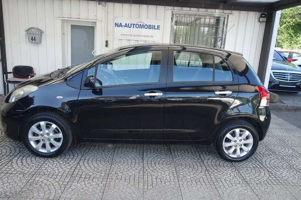 Gebraucht Toyota Yaris Cool 69 PS (50 kW) 2011 Schwarz Kleinwagen