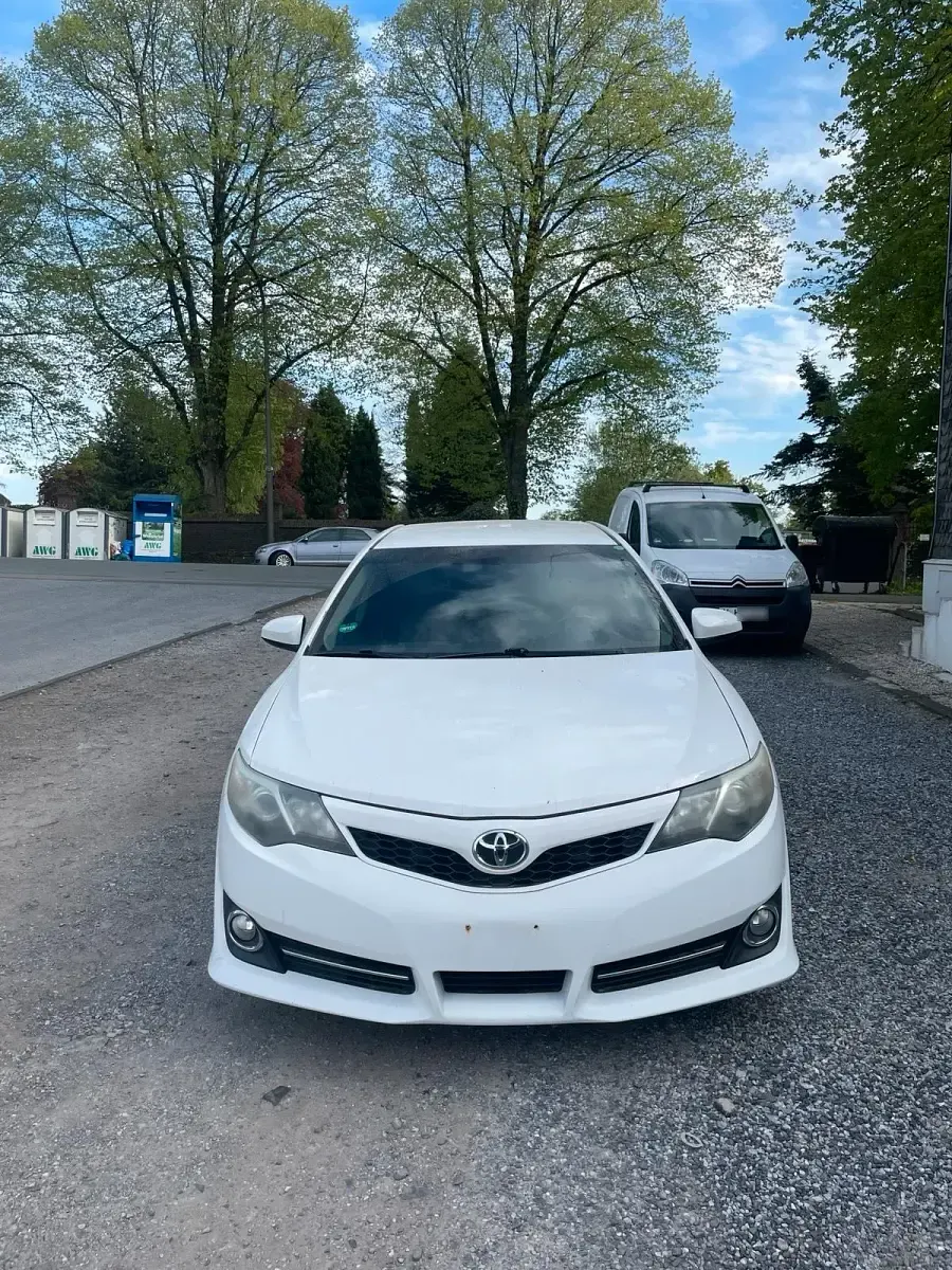 Gebraucht Toyota Camry 178 PS (130 kW) 2014 Weiß Limousine