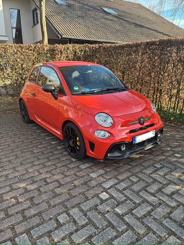 Gebraucht Abarth 695 Competizione 180 PS (132 kW) 2023 Orange Kleinwagen
