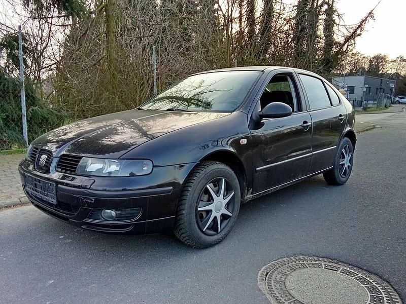 Second-hand Seat Leon 105 CP (77 kW) 2004 Negru Hatchback