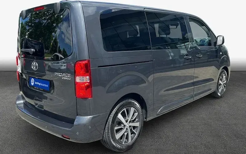 Gebraucht Toyota Proace Verso 177 PS (130 kW) 2025 Titanium grey metallic Kombi