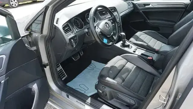 Gebraucht VW Golf VII 180 PS (132 kW) 2016 Tungsten silver (metallic) Kombi