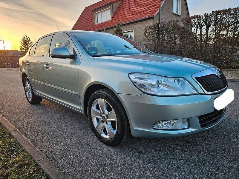 Gebraucht Skoda Octavia Elegance 160 PS (117 kW) 2010 Grün Limousine