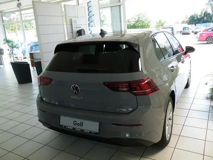 Gebraucht VW Golf VIII Goal 150 PS (110 kW) 2024 Mondsteingrau Limousine