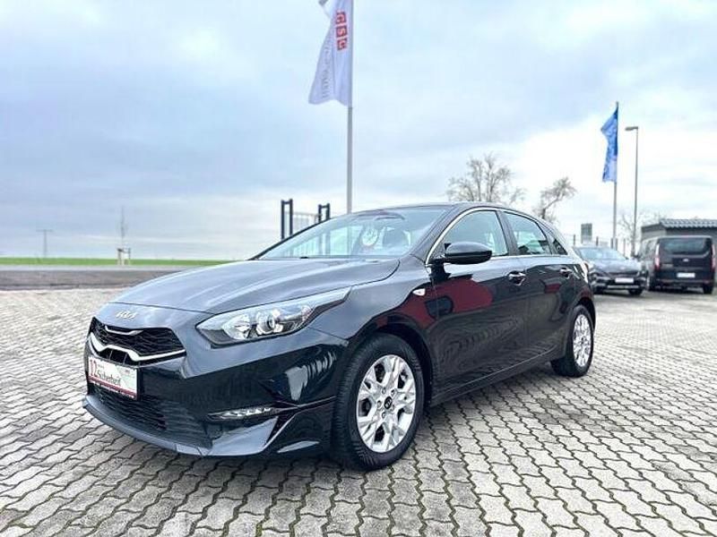 Gebraucht Kia Ceed 160 PS (117 kW) 2022 Schwarz Kleinwagen