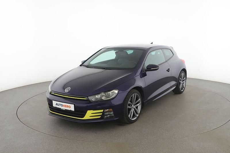 Violett Gebraucht 2014 VW Scirocco Coupé | 15.520 € - Bild 1/3