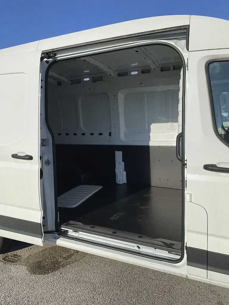 Neu Maxus V90 147 PS (108 kW) 2026 Weiß Van