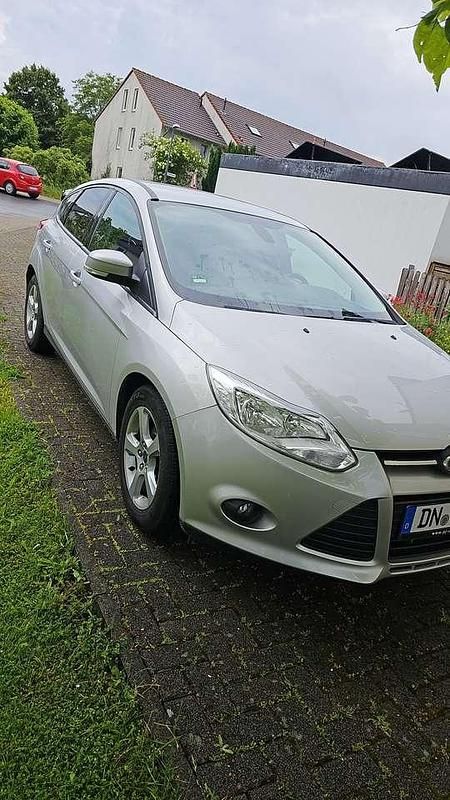 Gebraucht Ford Focus 101 PS (74 kW) 2014 Silber Limousine