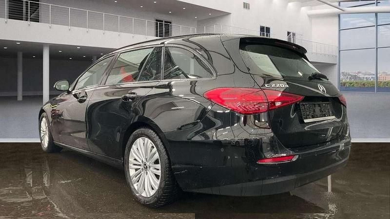 Gebraucht Mercedes C220 220 PS (161 kW) 2023 Schwarz Kombi
