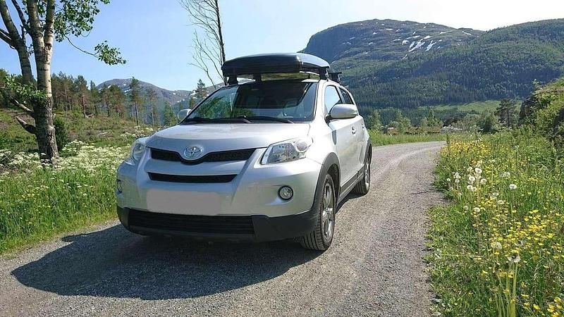 Silber Gebraucht 2009 Toyota Urban Cruiser SUV | 4.800 € - Bild 1/4
