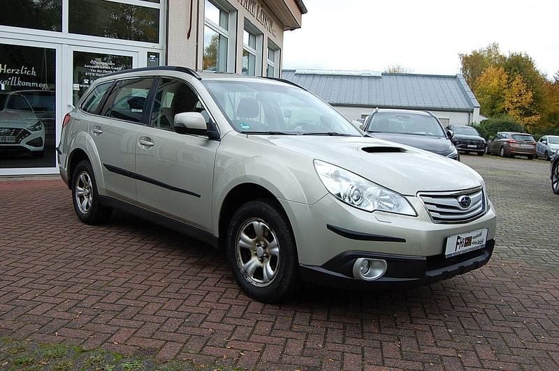 Gebraucht Subaru Outback Active 150 PS (110 kW) 2012 Gold SUV