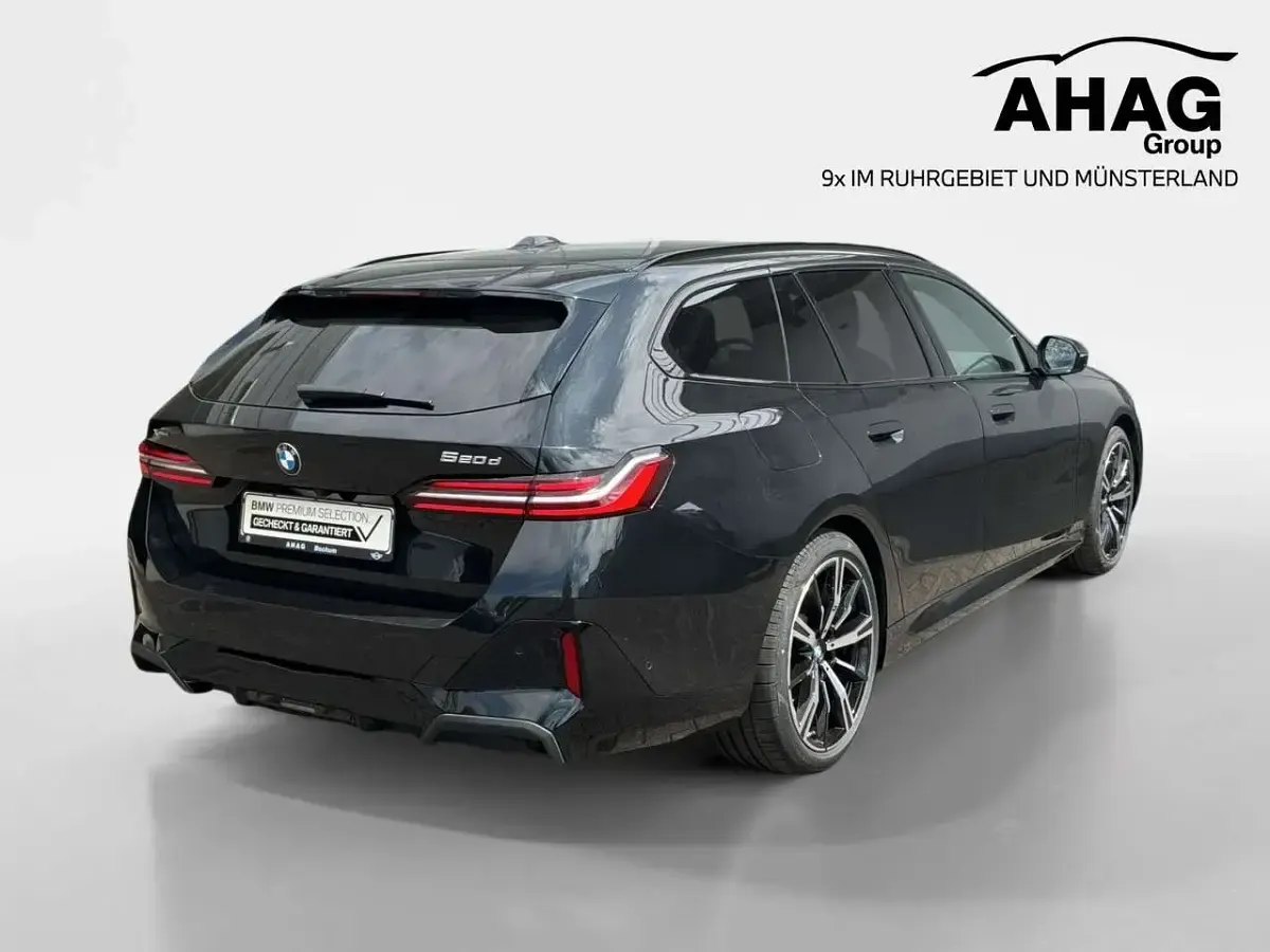 Gebraucht BMW 520 Performance 197 PS (144 kW) 2025 Schwarz Kombi