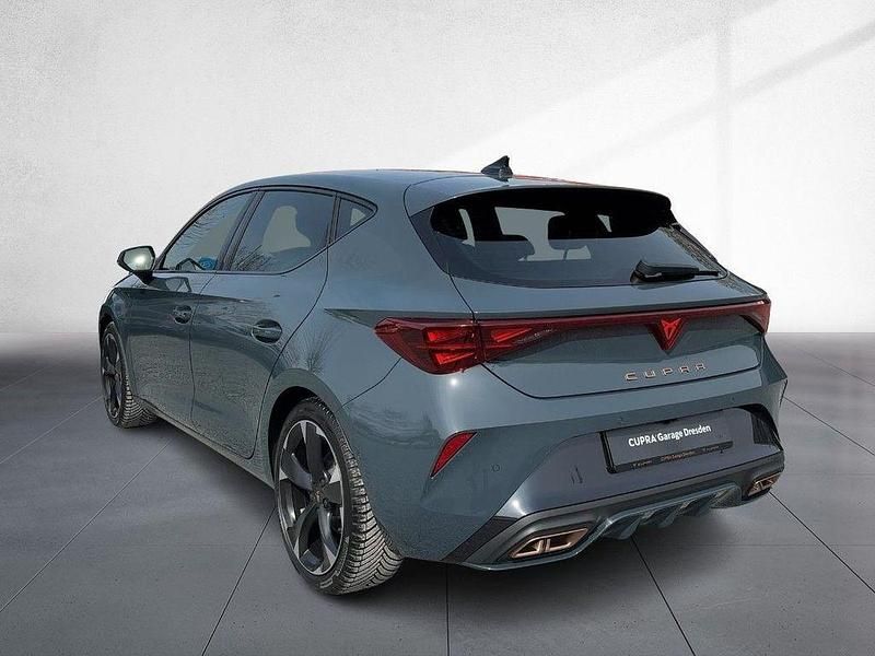 Neu Cupra Leon 204 PS (150 kW) 2026 Blau Limousine