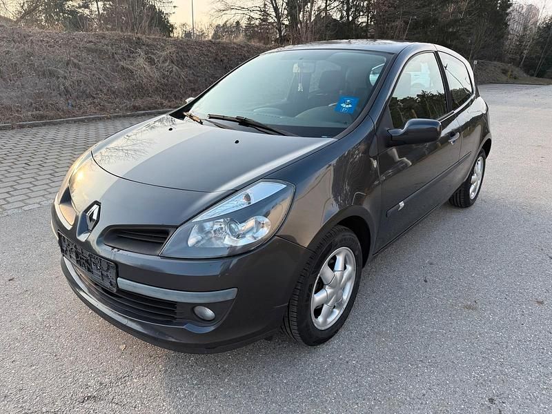 Gebraucht Renault Clio II 75 PS (55 kW) 2007 Kleinwagen