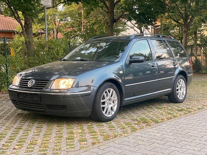 Grau Gebraucht 2002 VW Bora Limousine | 699 € (Guter Preis) - Bild 1/4