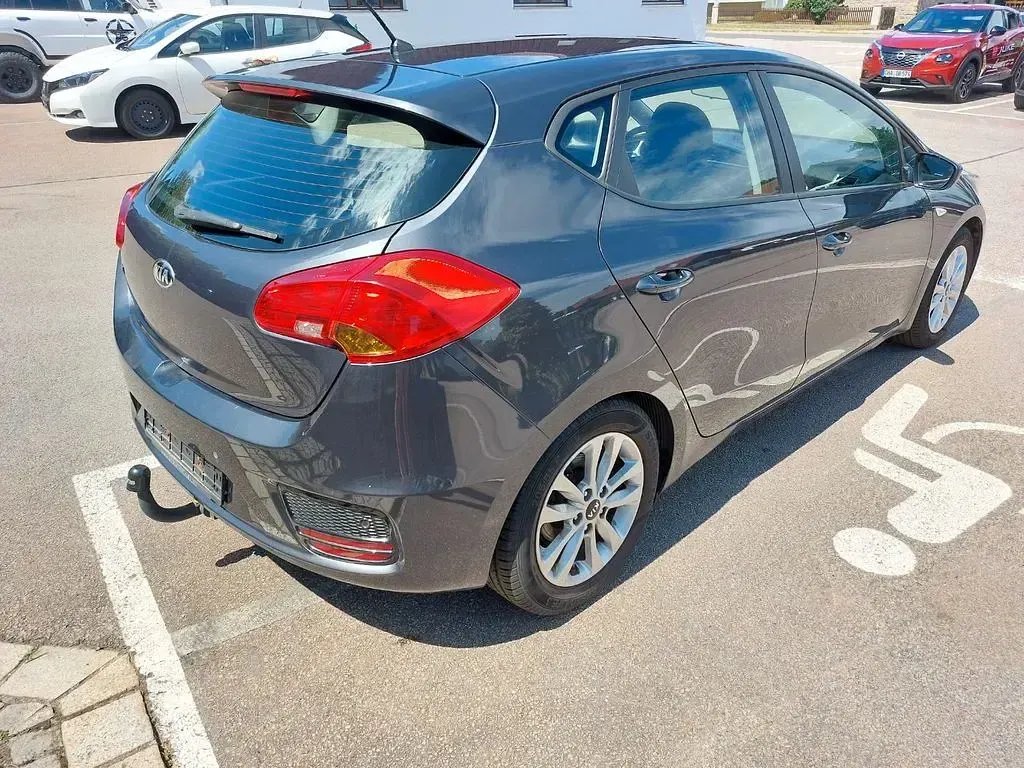 Gebraucht Kia Ceed Edition 7 99 PS (72 kW) 2017 Dark gun metal Kleinwagen