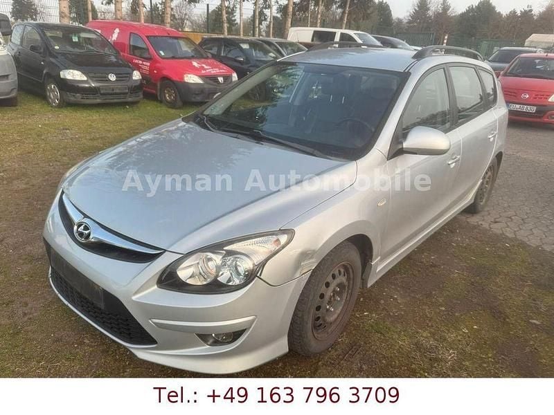Gebraucht Hyundai i30 Classic 90 PS (66 kW) 2011 Silber Kombi