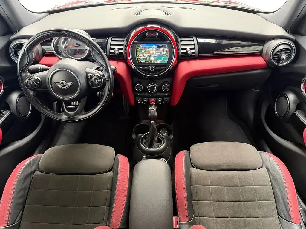 Używany Mini Cooper 136 KM (100 kW) 2015 Czerwony Hatchback