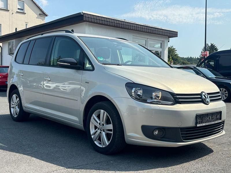 Gold Gebraucht 2013 VW Touran Match Van / Kleinbus | 7.777 € (Guter Preis) - Bild 1/4
