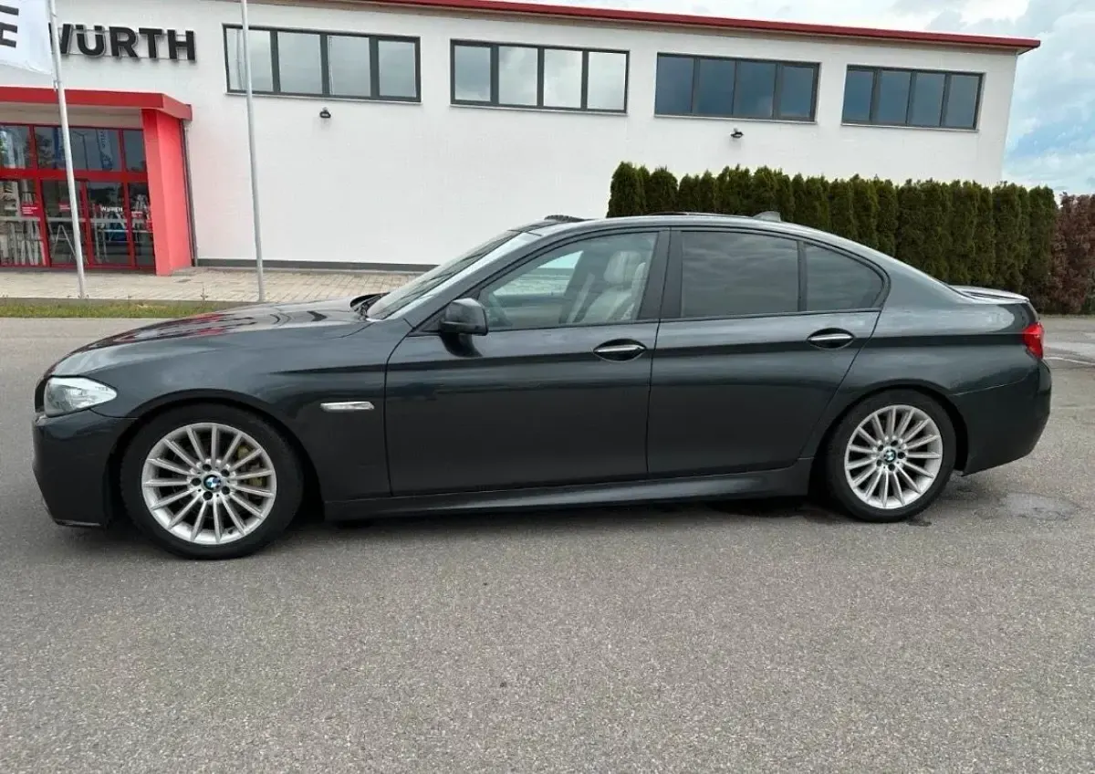 Gebraucht BMW 525 204 PS (150 kW) 2011 Braun Limousine
