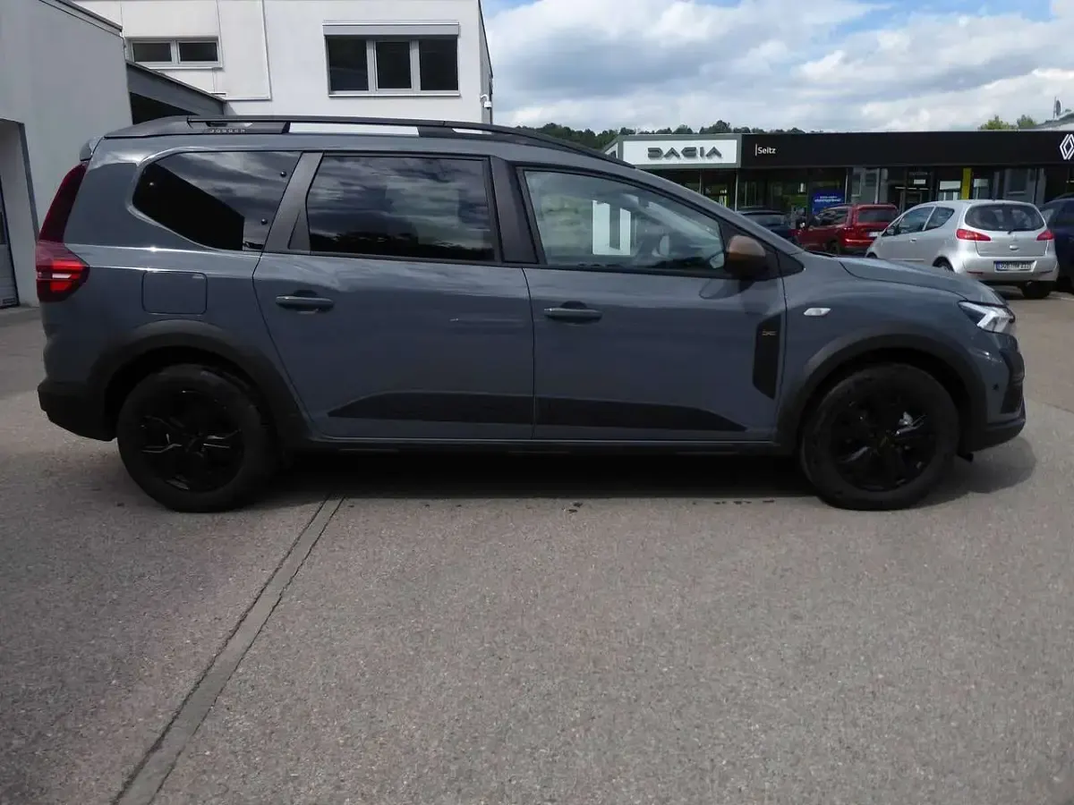 Neu Dacia Jogger Extreme 141 PS (103 kW) 2025 Schiefer grau Van / Kleinbus