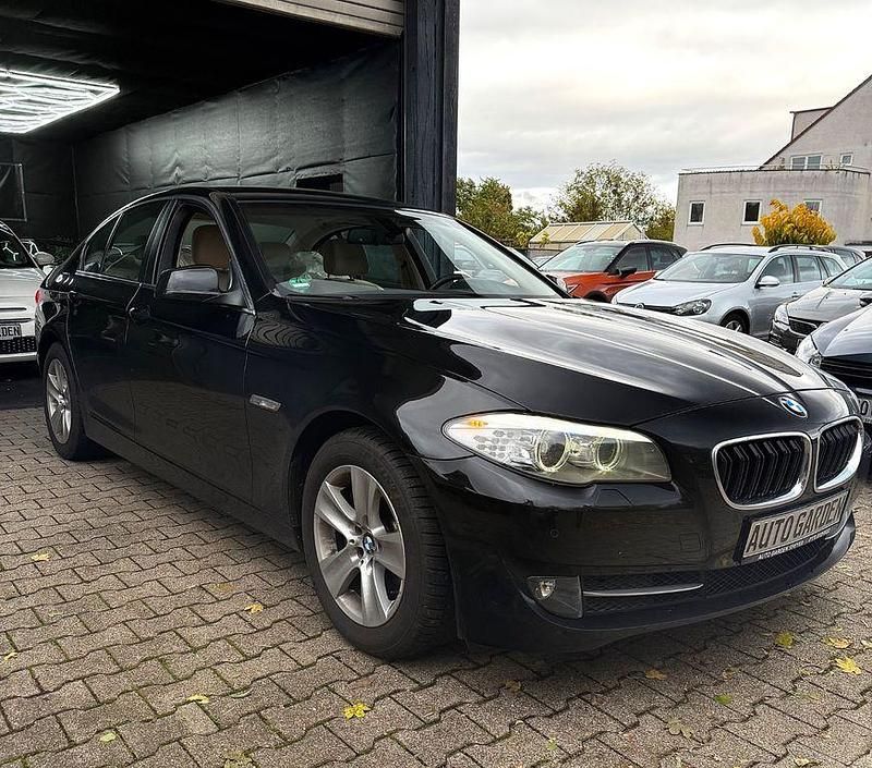 Gebraucht BMW 528 258 PS (189 kW) 2011 Saphirschwarz Limousine