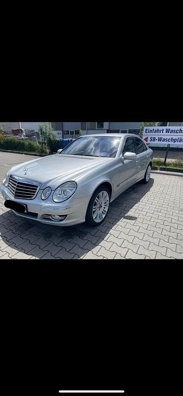 Silber Gebraucht 2006 Mercedes E280 Limousine | 3.450 € (Fairer Preis) - Bild 1/4