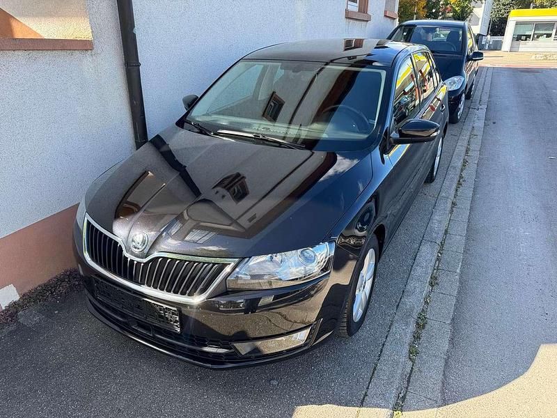Schwarz Gebraucht 2015 Skoda Rapid Emotion Plus Kombi | 12.900 € (Fairer Preis) - Bild 1/4