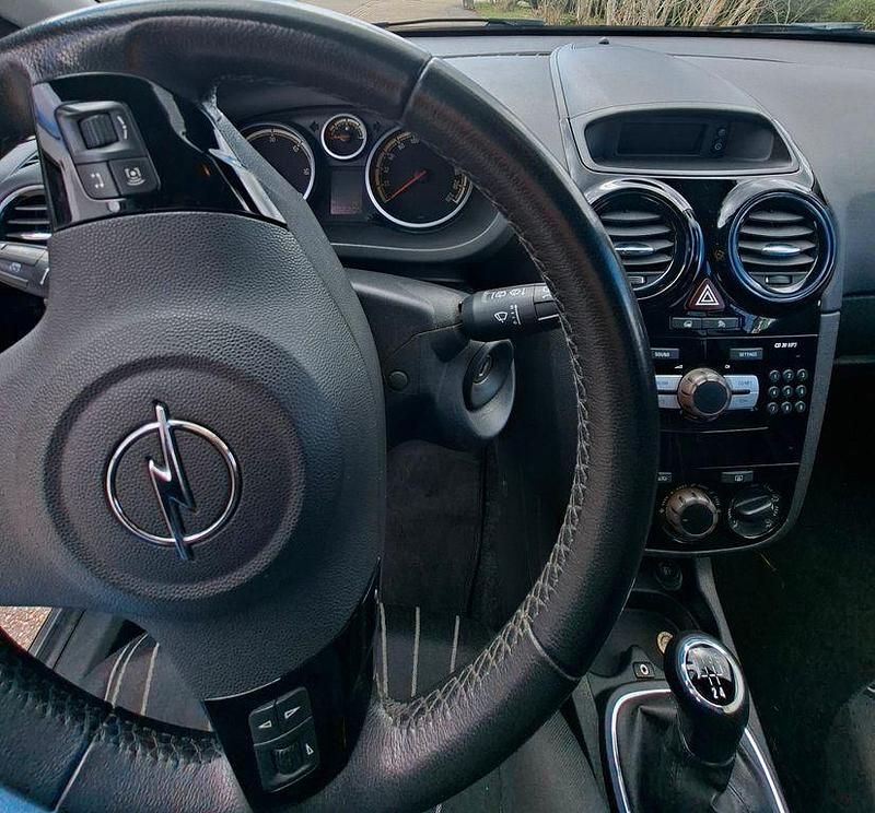 Gebraucht Opel Corsa Color Edition 75 PS (55 kW) 2010 Schwarz Kleinwagen