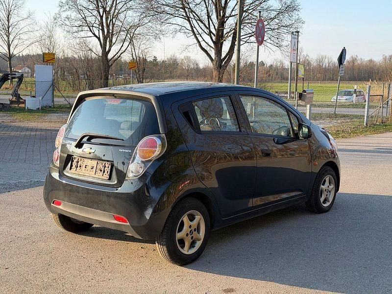 Gebraucht Chevrolet Spark 68 PS (50 kW) 2011 Schwarz Kleinwagen