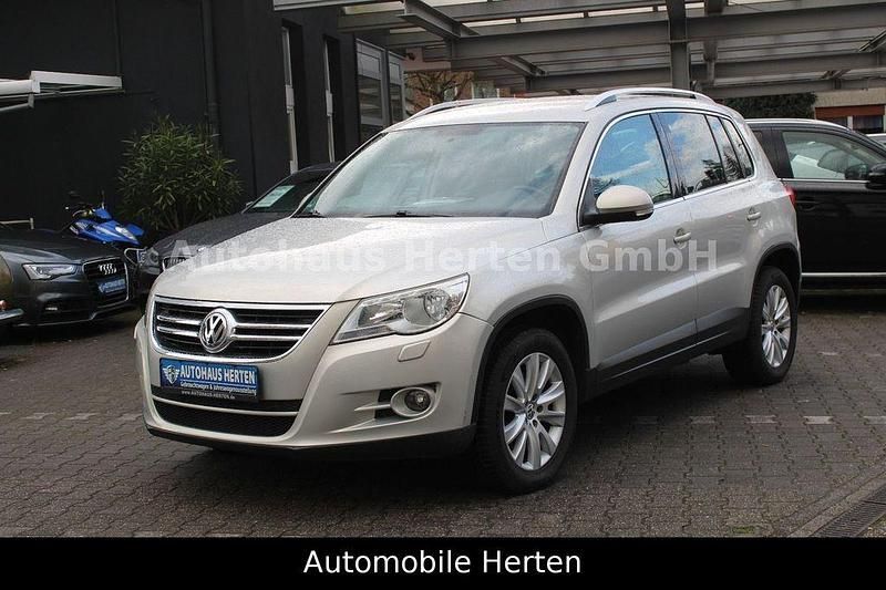 Silber Gebraucht 2008 VW Tiguan Sportline SUV | 7.890 € (Etwas zu teuer) - Bild 1/4