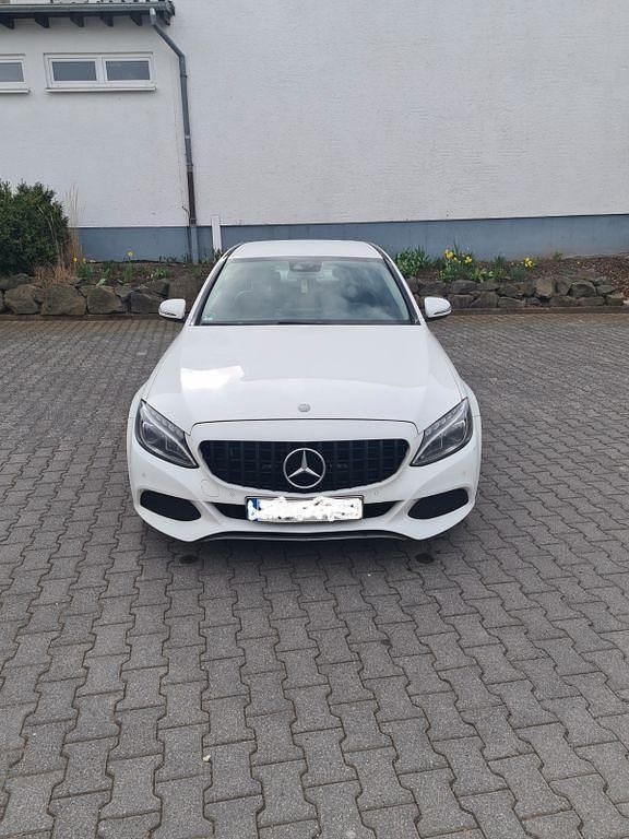 Gebraucht Mercedes C220 170 PS (125 kW) 2017 Weiß Limousine