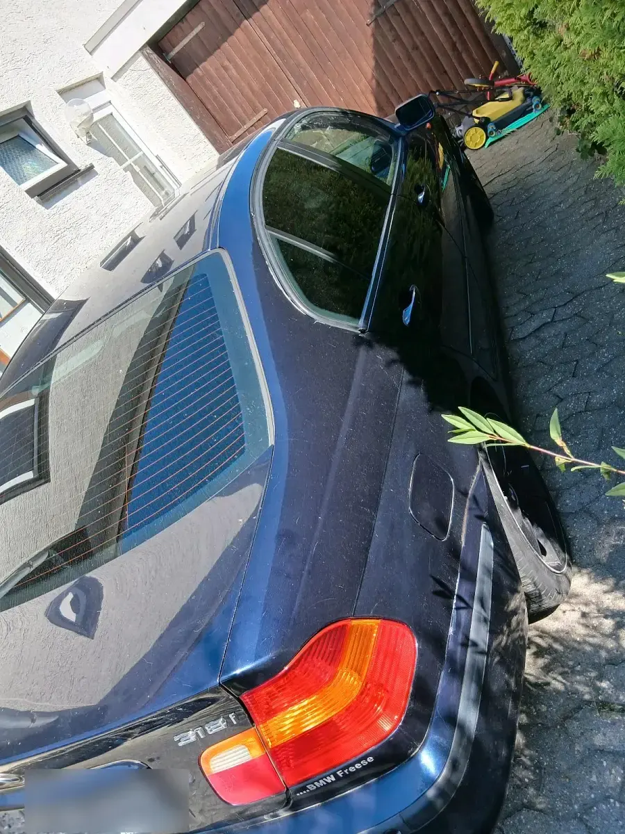 Gebraucht BMW 318 143 PS (105 kW) 2005 Blau Limousine