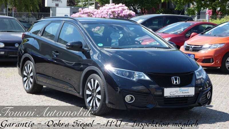 Crystal black p. Gebraucht 2017 Honda Civic Elegance Kombi | 12.500 € (Guter Preis) - Bild 1/3