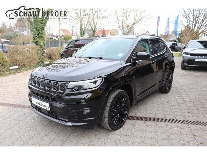 Gebraucht Jeep Compass 131 PS (96 kW) 2024 Schwarz SUV