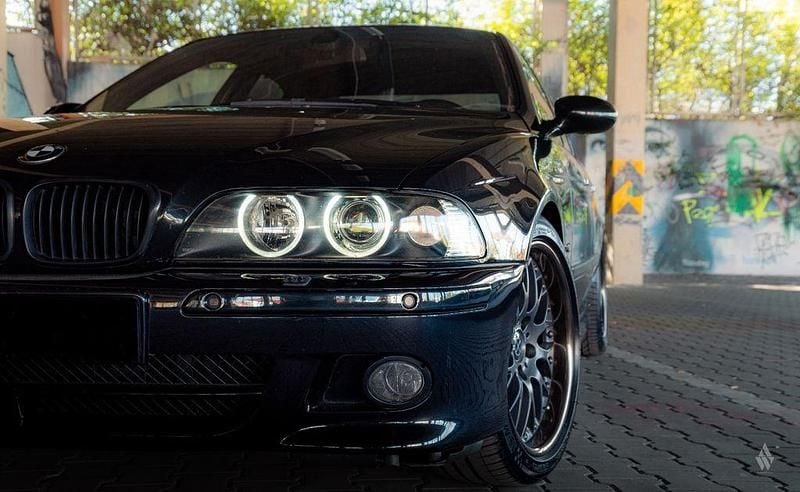 Schwarz Gebraucht 2001 BMW 540 Sport Line Limousine | 13.000 € (Superpreis) - Bild 1/4