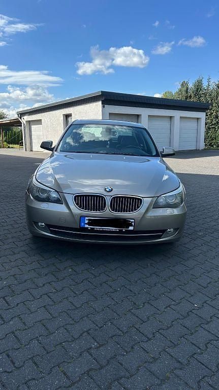 Beige Gebraucht 2009 BMW 520 Limousine | 5.500 € (Etwas zu teuer) - Bild 1/4