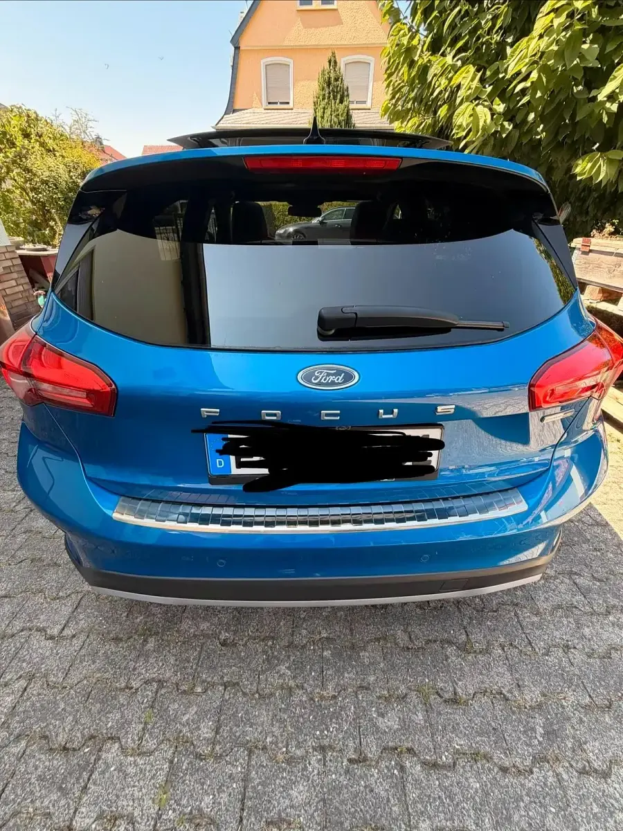Gebraucht Ford Focus Active X 155 PS (114 kW) 2020 Blau Limousine