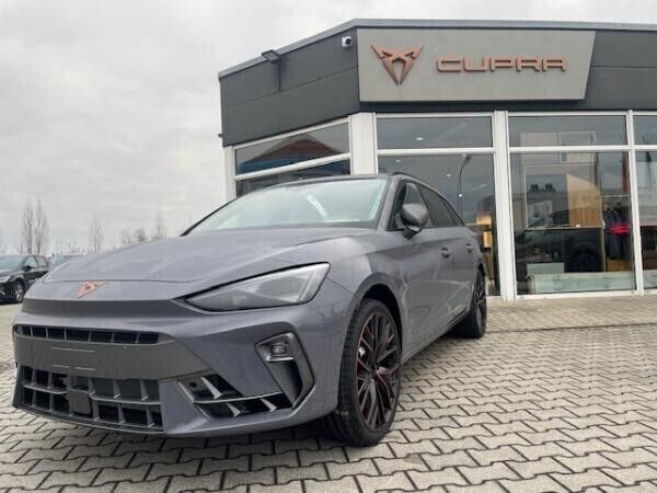 Grau (graphene grau) Gebraucht 2025 Cupra Leon VZ Kombi | 49.990 € (Teuer) - Bild 1/4