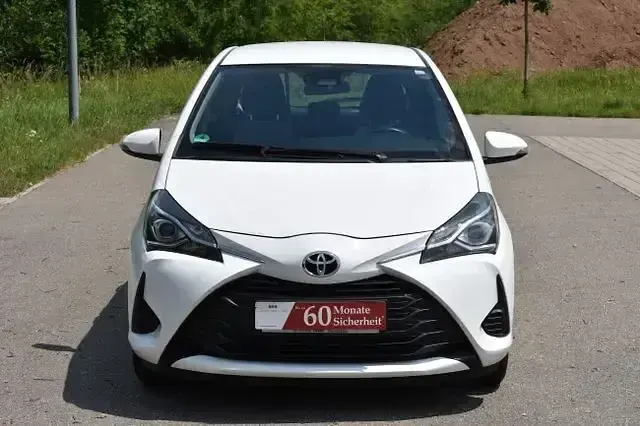 Gebraucht Toyota Yaris Comfort 72 PS (52 kW) 2020 Weiß Limousine