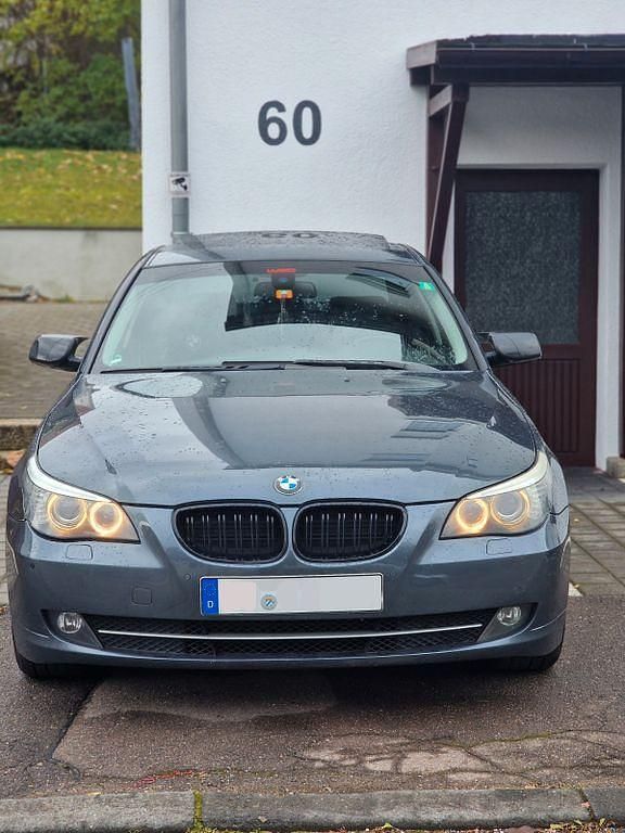Grau Gebraucht 2007 BMW 523 Limousine | 8.000 € (Etwas zu teuer) - Bild 1/4